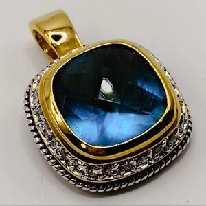Elegant Gold and Blue Gemstone Pendant